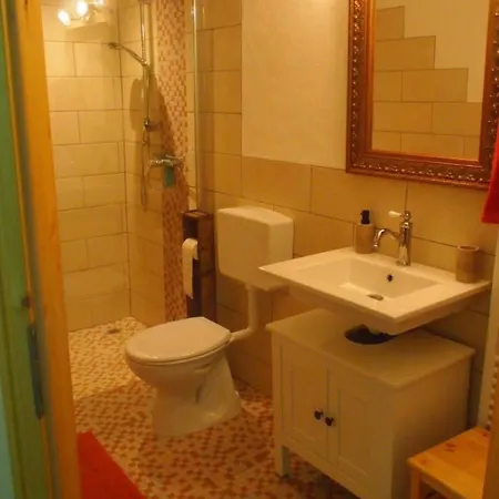 Huebsche 2-zimmer-wohnung In Umgebauten By Interhome Apartamento