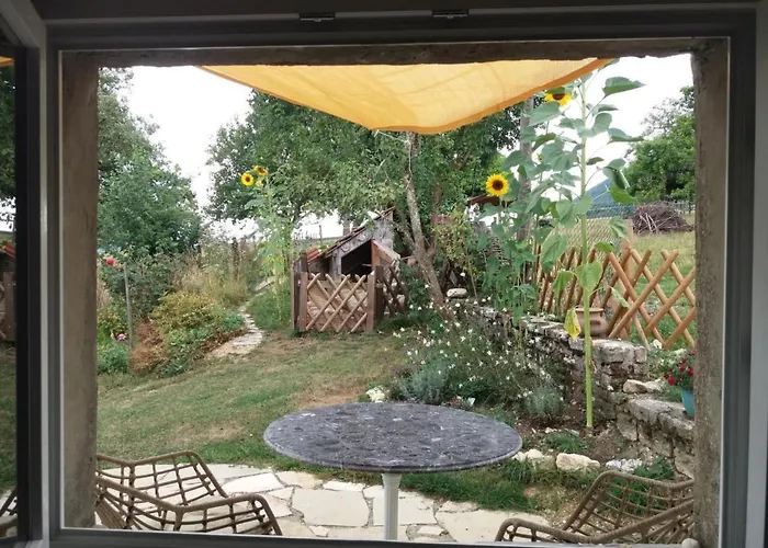 Huebsche 2-zimmer-wohnung In Umgebauten By Interhome Appartement